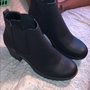 UK boots say size 8 but really a size 10